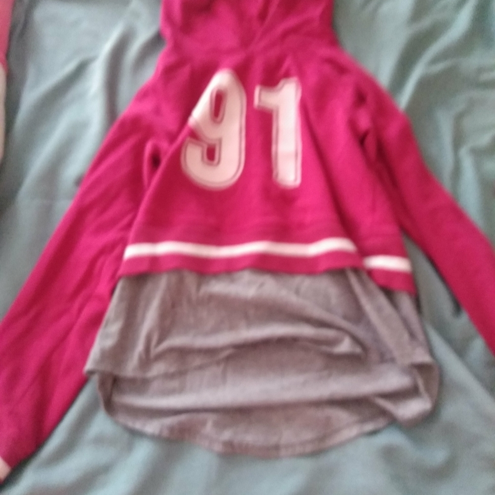 Clothes - Picture 16 of 16